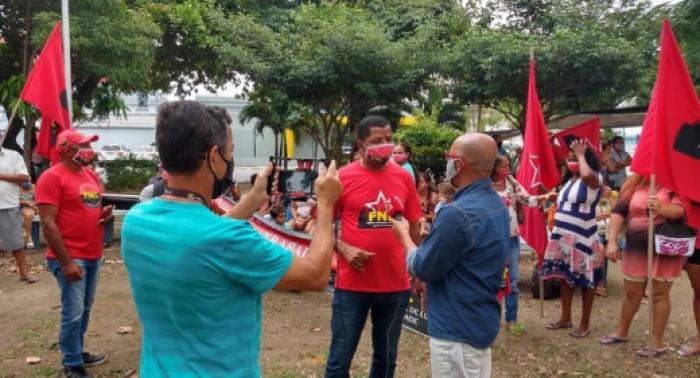 Frente Nacional de Luta realiza protesto em Maceió