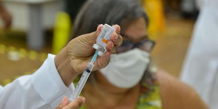 Santa Luzia do Norte já vacina pessoas com 28 anos; veja as idades por município