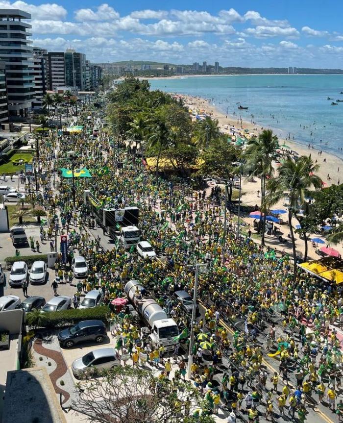 Cerca de 40 mil pessoas participaram de ato na Orla de Maceió, estima PM