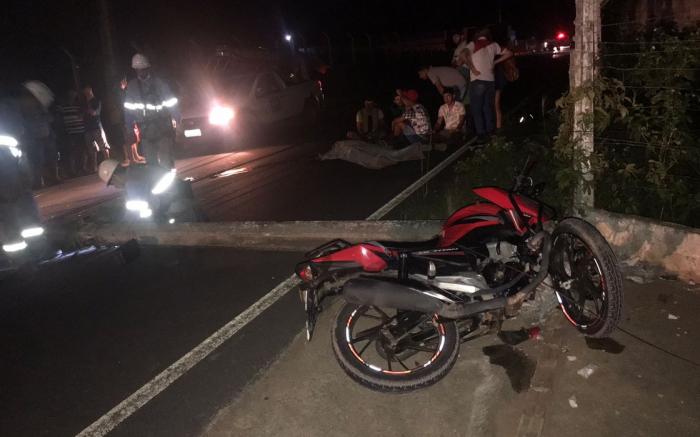 Motociclista morre após colisão com poste de energia em Feira Grande