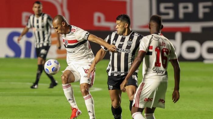 Em jogo de muita marcação, São Paulo e Atlético-MG empatam sem gols