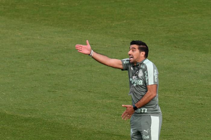 Após título, Abel não crava permanência no Palmeiras: 