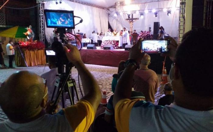 Sem shows, festa de Bom Jesus dos Navegantes tem missas transmitidas ao vivo