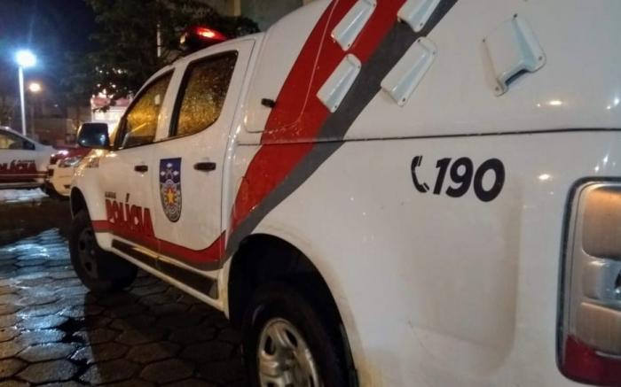 Dupla assalta van e leva celulares e dinheiro de passageiros em Rio Largo