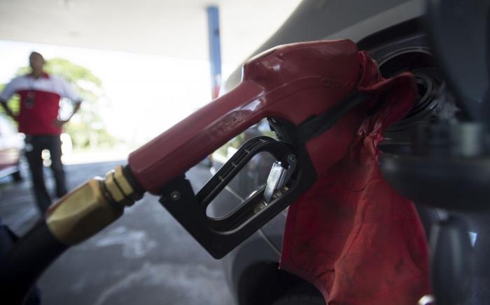 Senado discute, mas não vota redução de preço dos combustíveis