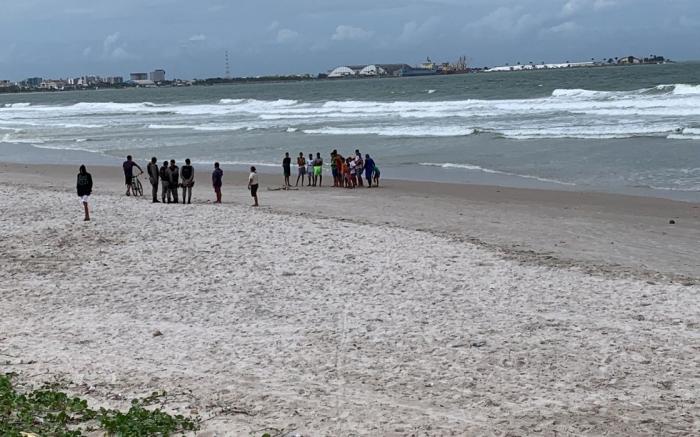 Corpo é encontrado boiando na Praia do Sobral, em Maceió