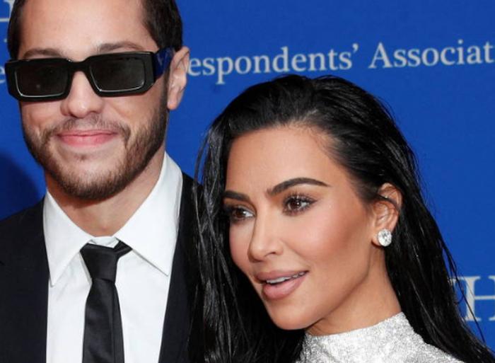 Kim Kardashian e Pete Davidson terminam namoro após 9 meses, segundo site