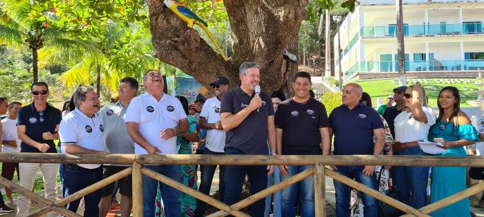 VÍDEO: Prefeito oficializa apoio ao deputado Federal Arthur Lira em São Miguel dos Campos