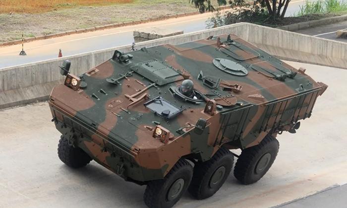 Exército Brasileiro Leva Tanques a Fronteira 