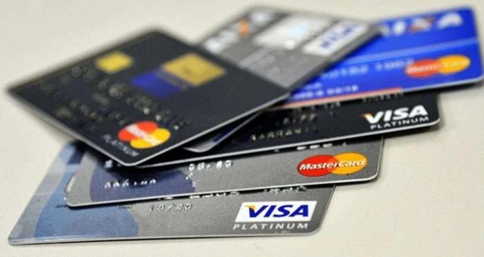 Banco Central esclarece que teto de juros para cartão de crédito entra em vigor nesta quarta-feira