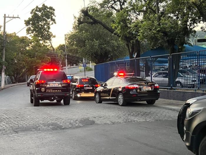 Polícia Federal deflagra operação contra tráfico de drogas e comércio ilegal de armas em RJ, ES e MG