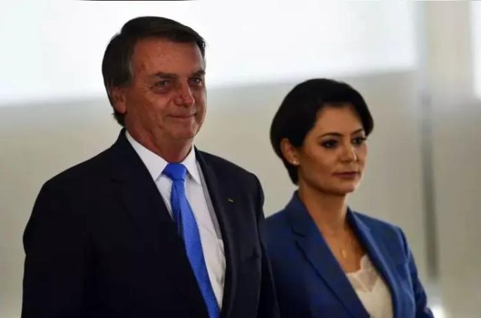 Bolsonaro e Michelle processam Lula por retratação e pedem indenização por danos morais