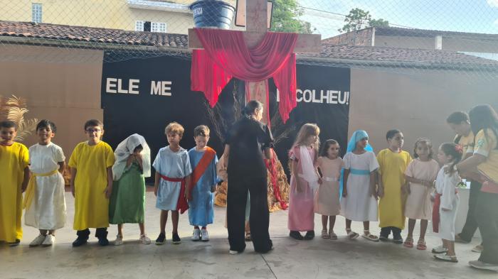  Colégio Batista emociona com espetáculo da Paixão de Cristo em São Miguel dos Campos
