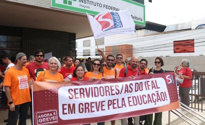 Servidores e professores do Ifal entram em greve por recomposição salarial