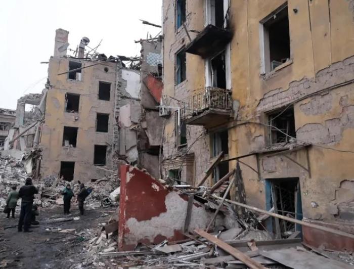  Drone russo cai na Ucrânia e provoca explosão em área residencial