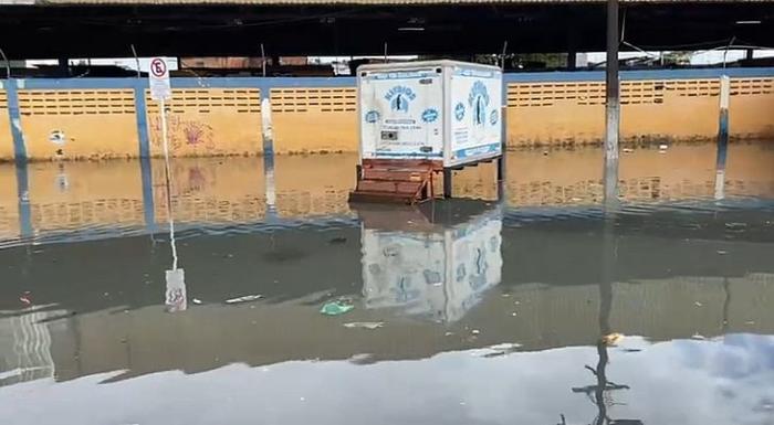 Chuvas intensas causam transtornos em Maceió na manhã desta segunda-feira
