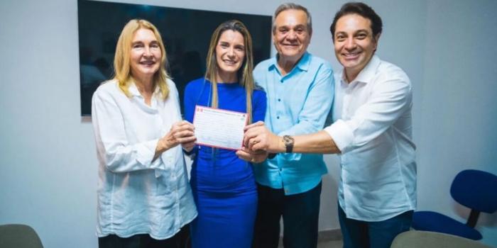  Izabelle Lins é escolhida como candidata do PDT à prefeitura de Rio Largo