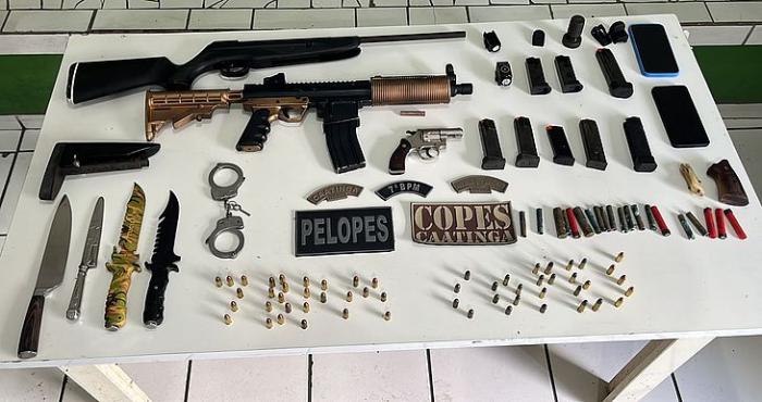 Suspeitos são presos com armas e munições em chácara ligada a assassino de Mônica